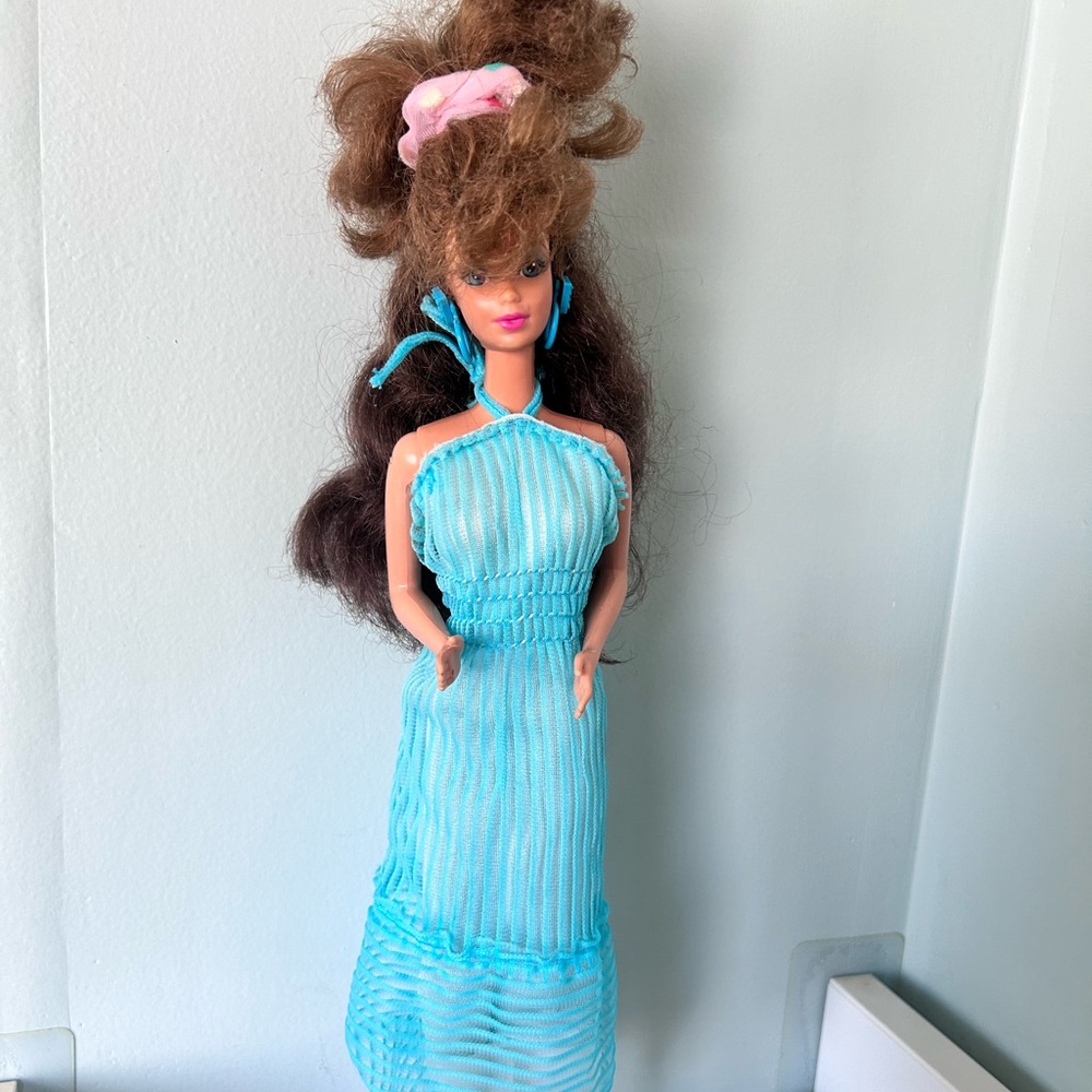 Barbie style magic Whitney